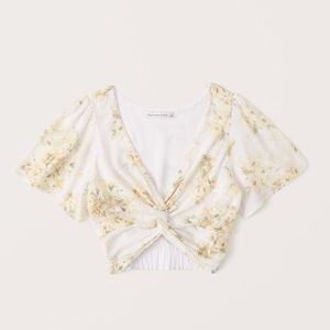 Abercrombie Knot Front Flutter Sleeve Crop Top